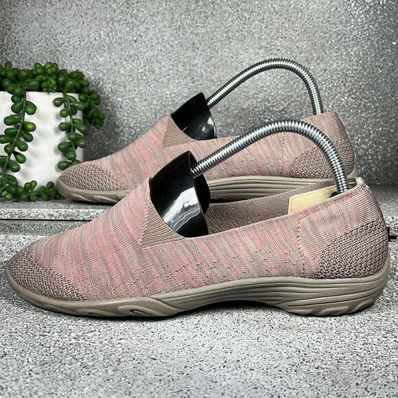 Skechers Classic Fit Memory Foam Slip On Sneakers Shoes Pink Size 8 - Picture 1 of 8